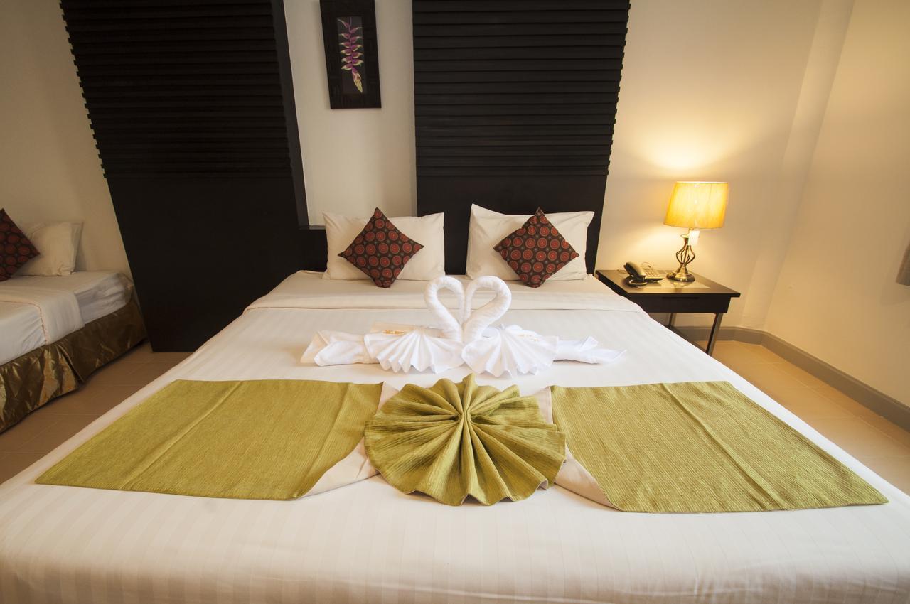 Sino House Patong Hotel Buitenkant foto