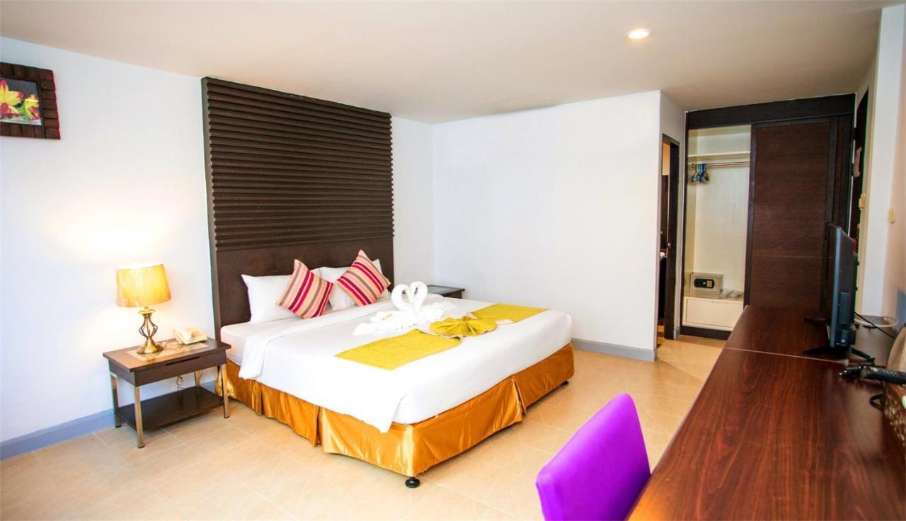 Sino House Patong Hotel Buitenkant foto