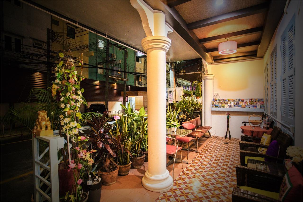 Sino House Patong Hotel Buitenkant foto