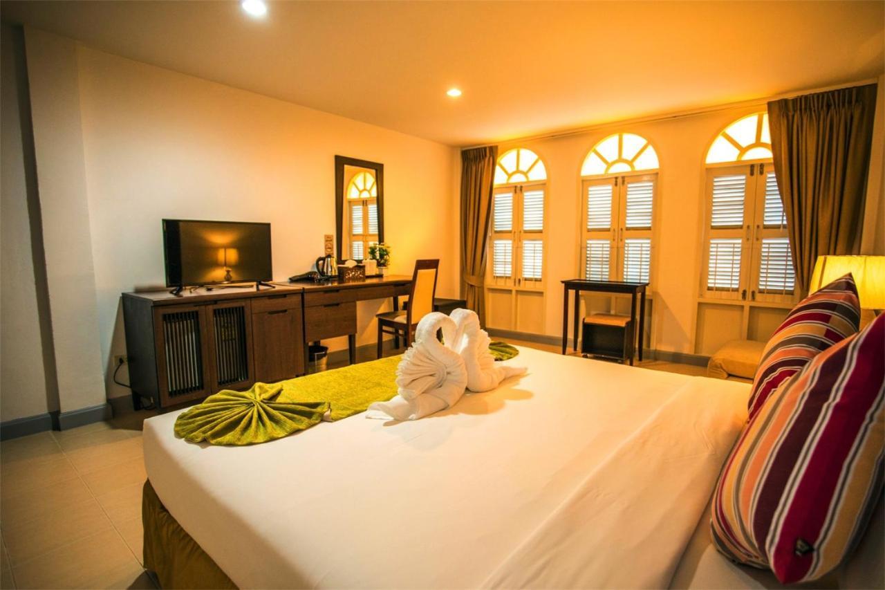 Sino House Patong Hotel Buitenkant foto
