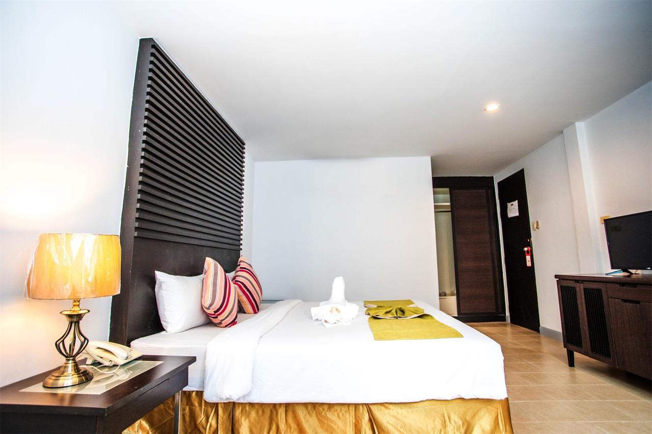 Sino House Patong Hotel Buitenkant foto