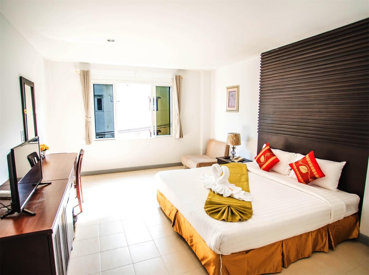 Sino House Patong Hotel Buitenkant foto