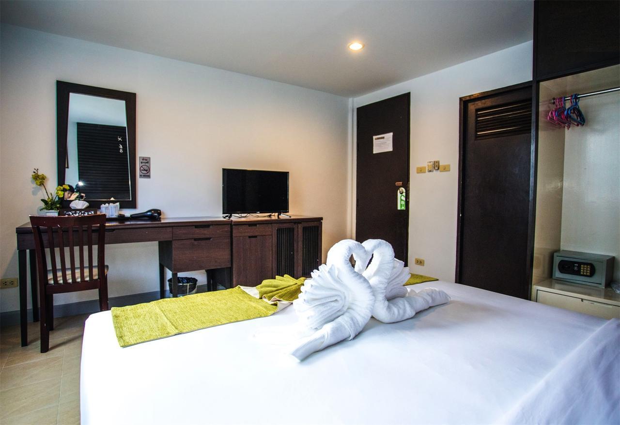 Sino House Patong Hotel Buitenkant foto