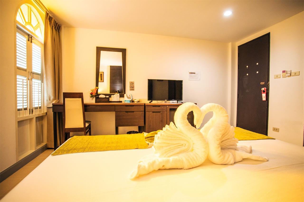 Sino House Patong Hotel Buitenkant foto