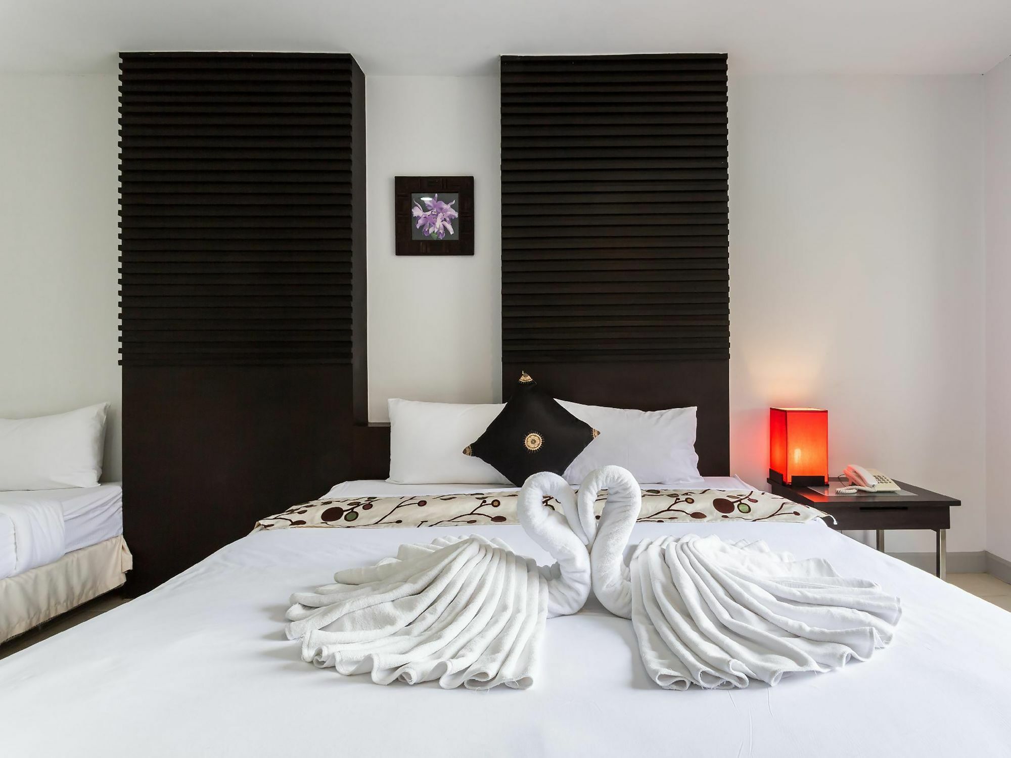 Sino House Patong Hotel Buitenkant foto