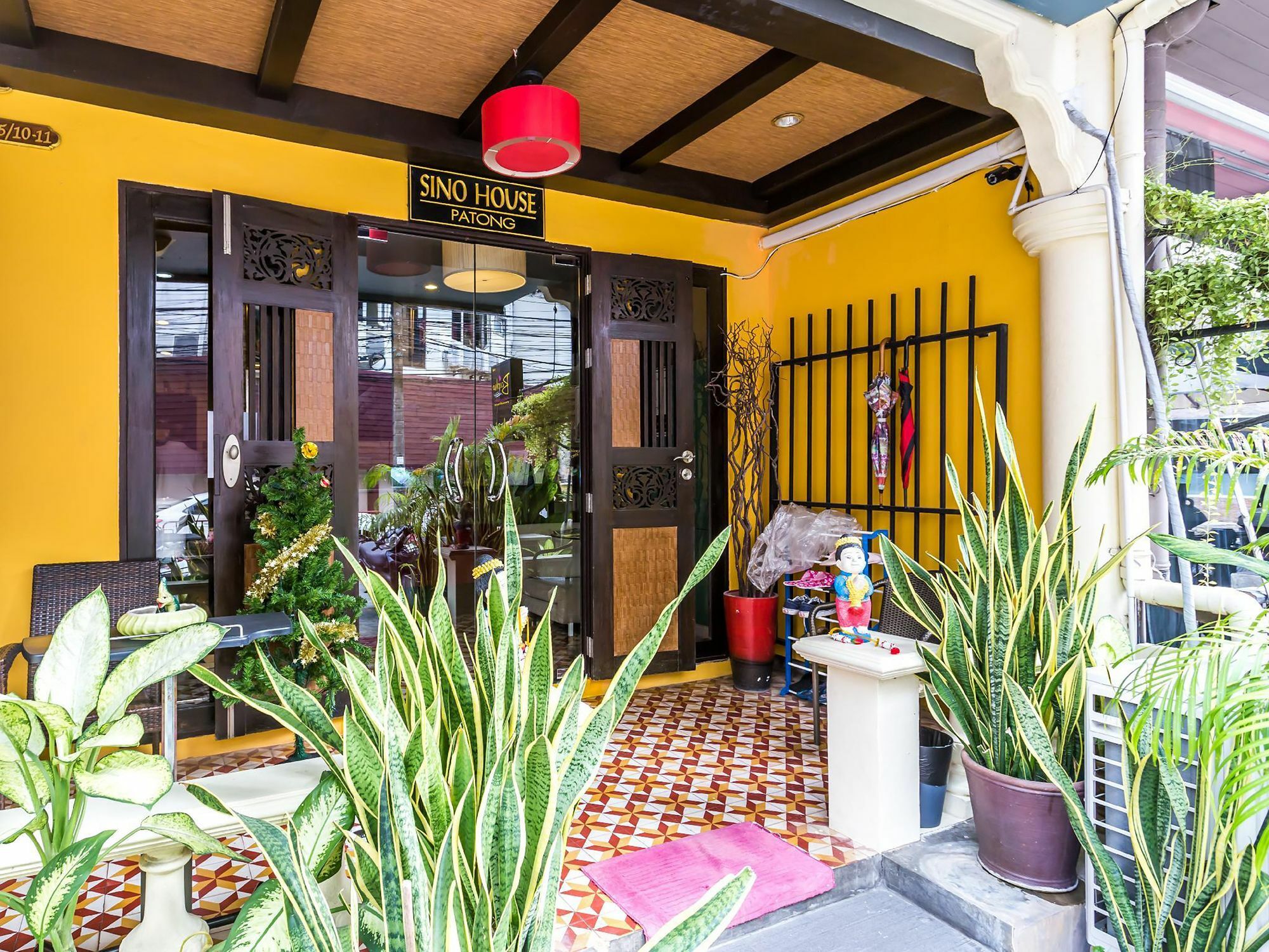 Sino House Patong Hotel Buitenkant foto