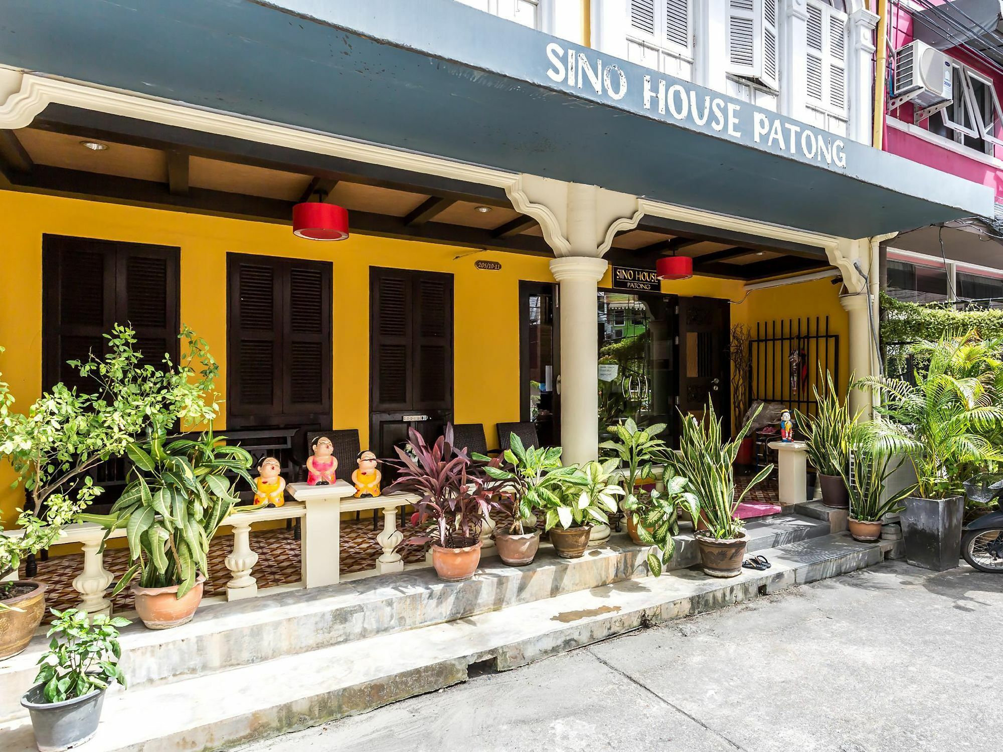 Sino House Patong Hotel Buitenkant foto