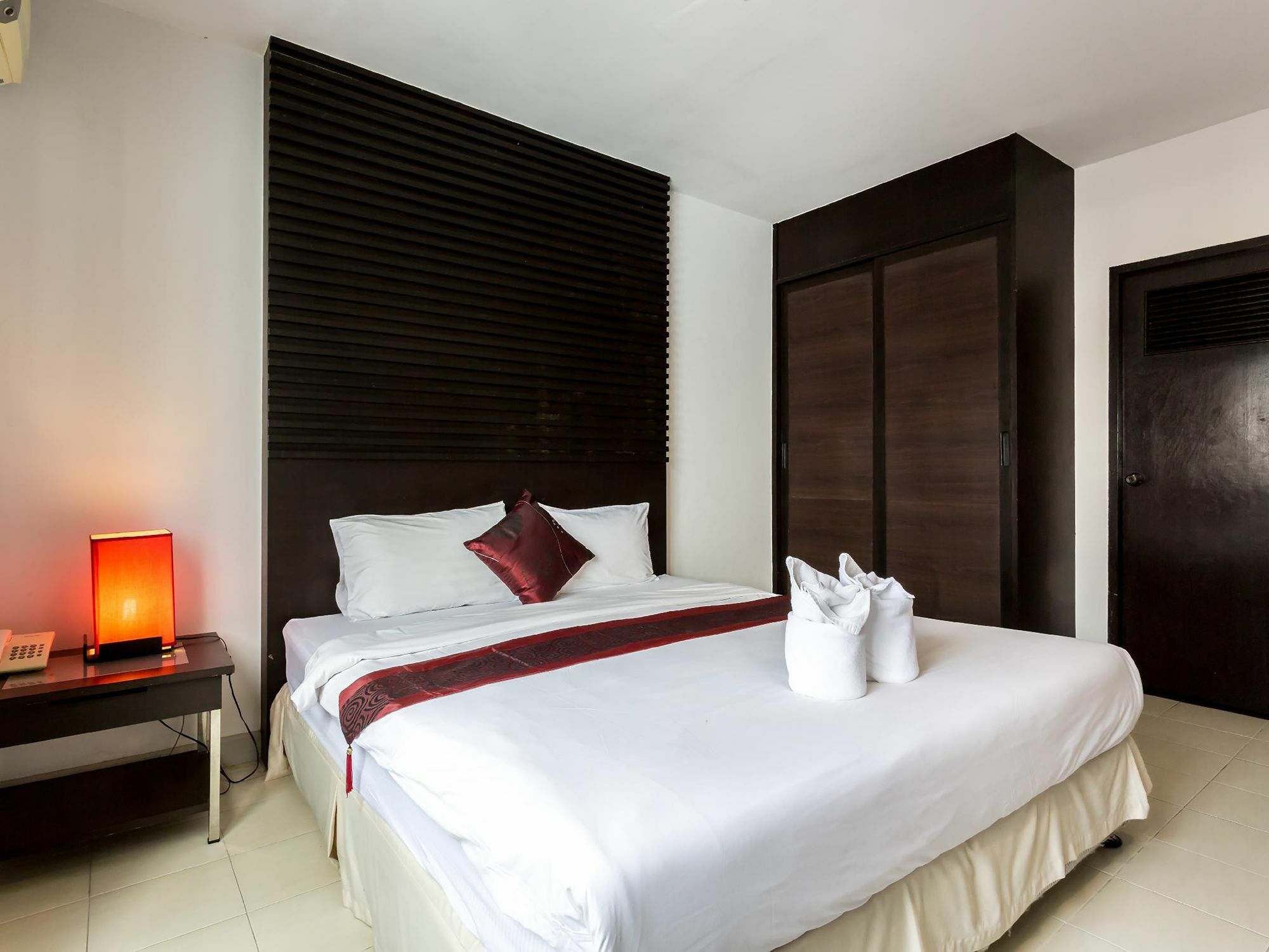 Sino House Patong Hotel Buitenkant foto