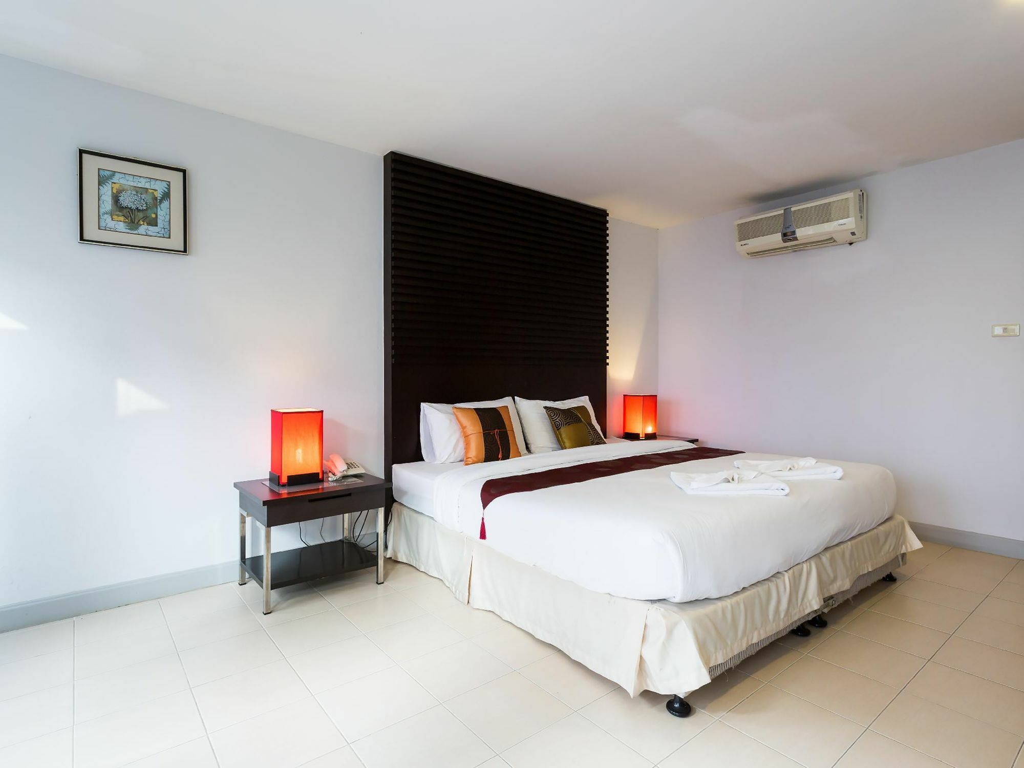 Sino House Patong Hotel Buitenkant foto